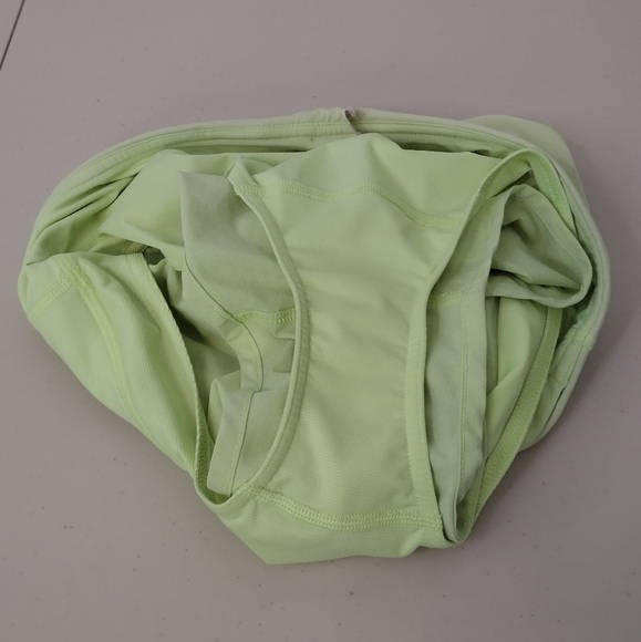 Lululemon Lime Green High-Rise Training Workout Running Athletic Shorts Sz 4 - Picture 8 of 16
